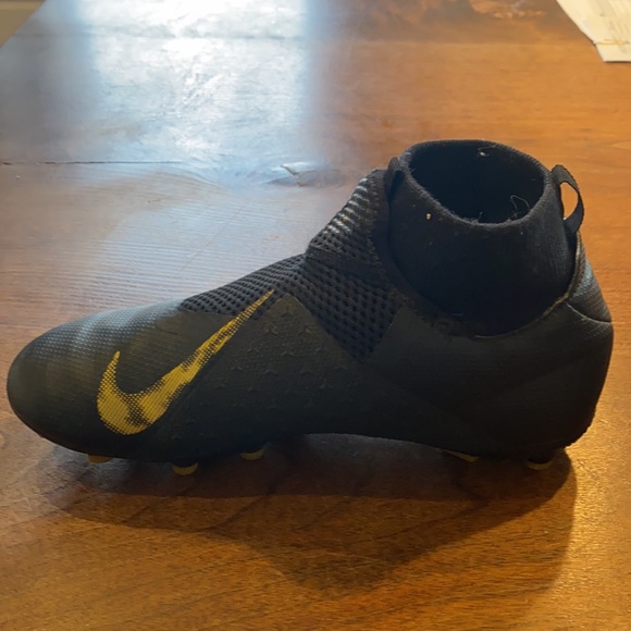 nike phantom ghost soccer cleats